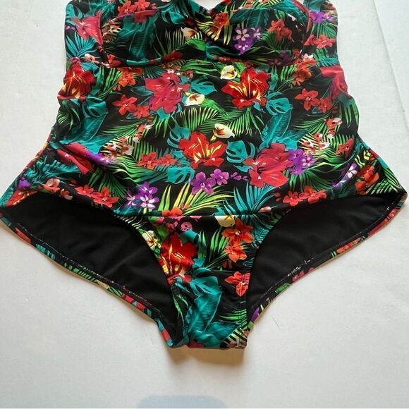 Catalina Women's One Piece Swim Suit Black/Red Floral Multi Size 3X (22W-24W) - Picture 7 of 11